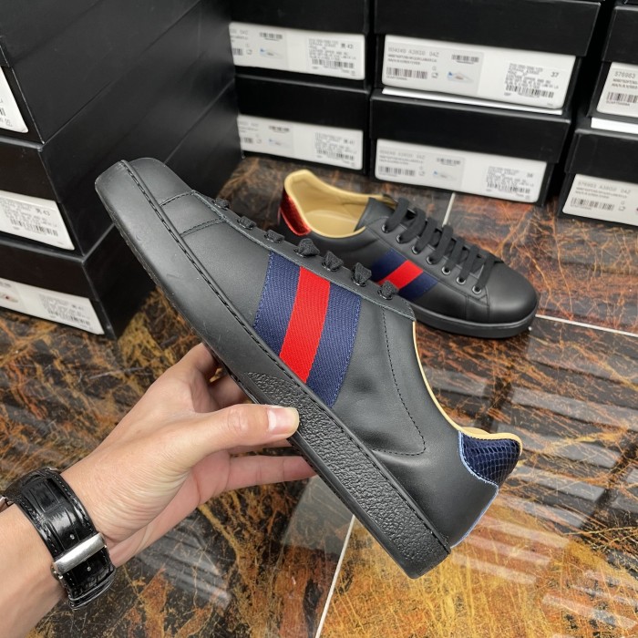 Gucci 011 Casual shoes XM082 02