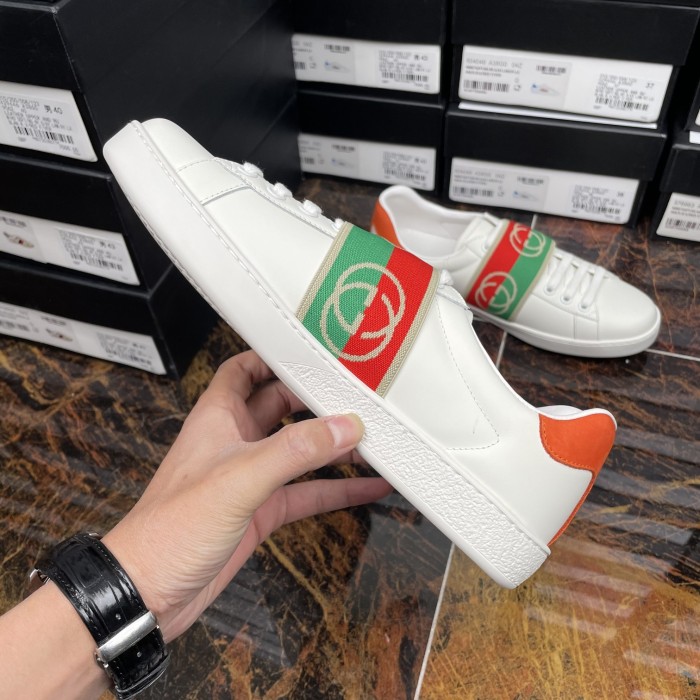 Gucci 011 Casual shoes XM082 01