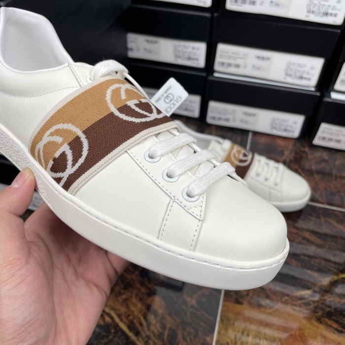 Gucci 011 Casual shoes XM082 01