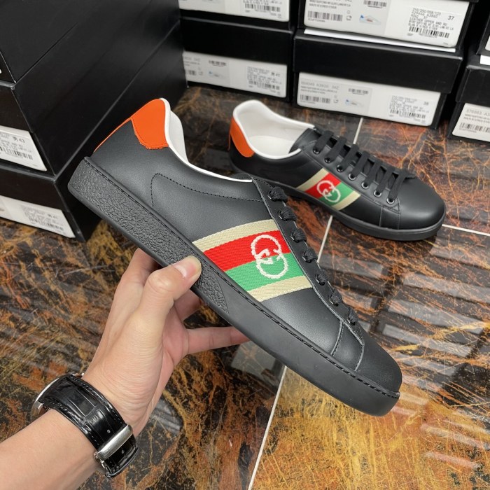 Gucci 011 Casual shoes XM082 02