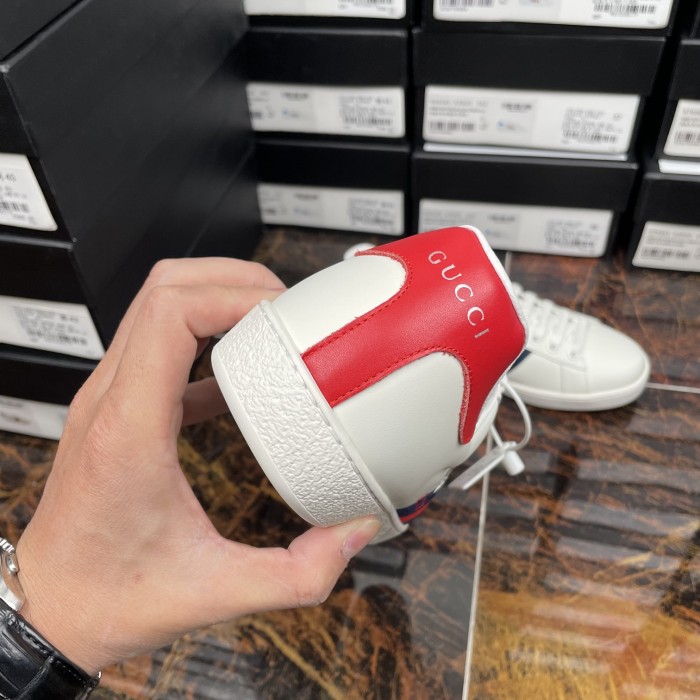 Gucci 011 Casual shoes XM082 01