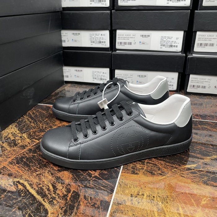 Gucci 011 Casual shoes XM082 02
