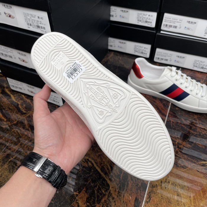 Gucci 011 Casual shoes XM082 01