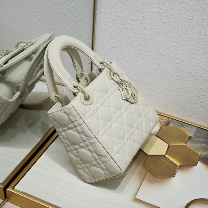 Dior 002 LM061 20cm