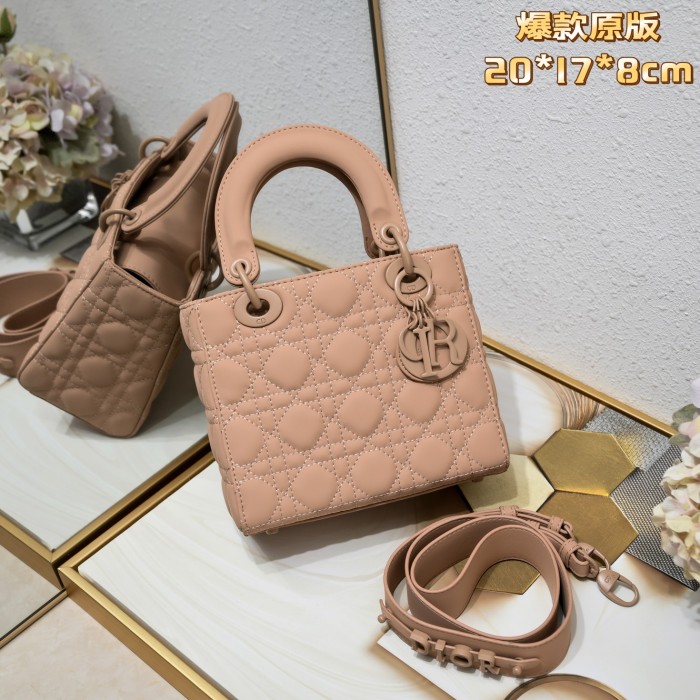Dior 002 LM061 20cm