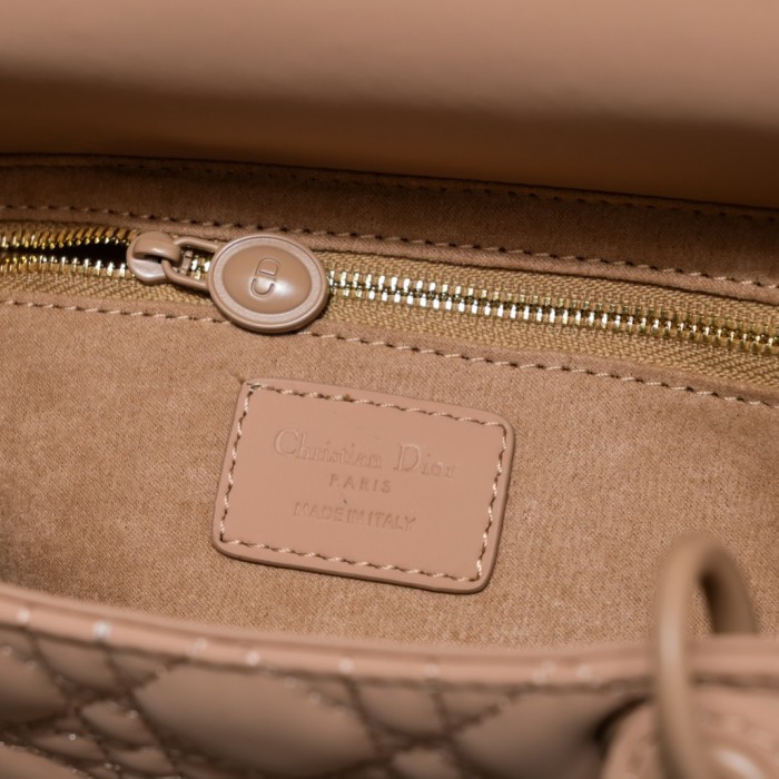 Dior 003 LM071 24cm