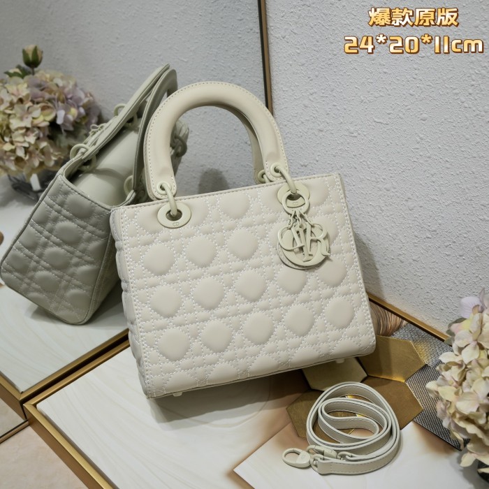 Medium Lady Dior Bag White Matte LM071 24cm