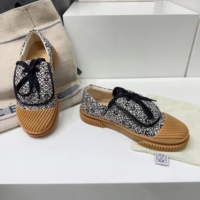 LOEWE 003 Casual shoes XM022