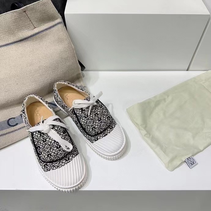LOEWE 003 Casual shoes XM022