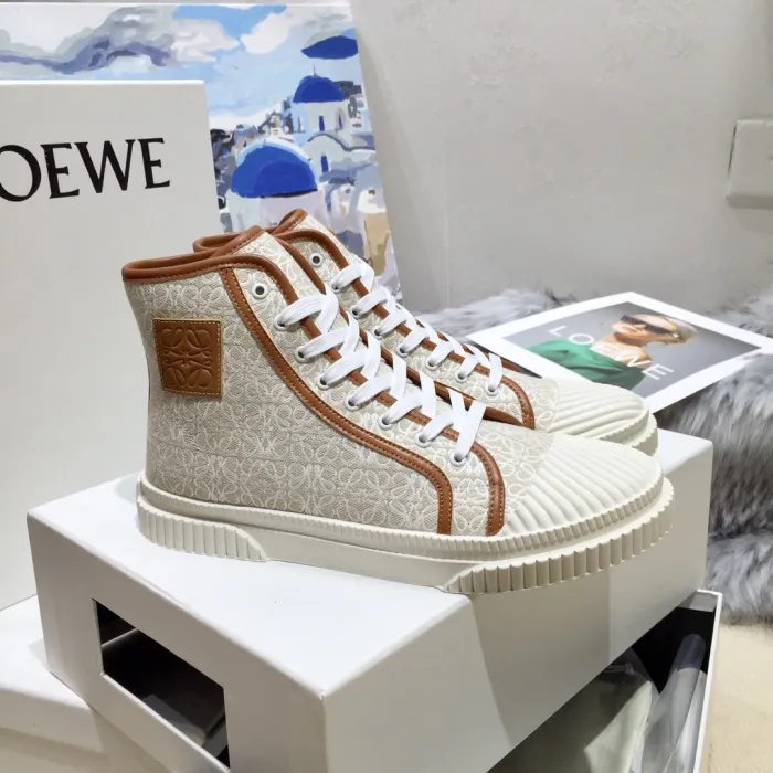 LOEWE 004 Casual shoes XM042