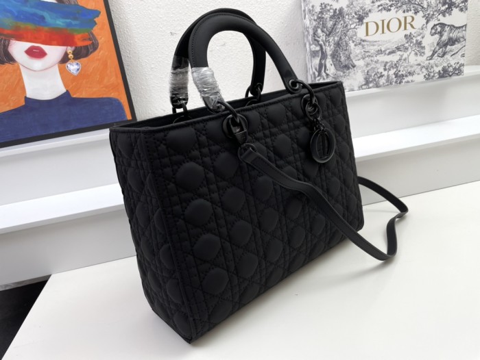 Large Lady Dior Bag LM081 32cm
