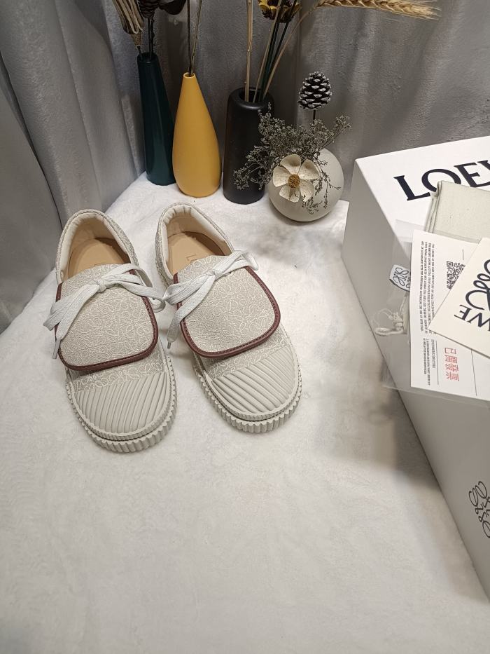 LOEWE 003 Casual shoes XM022