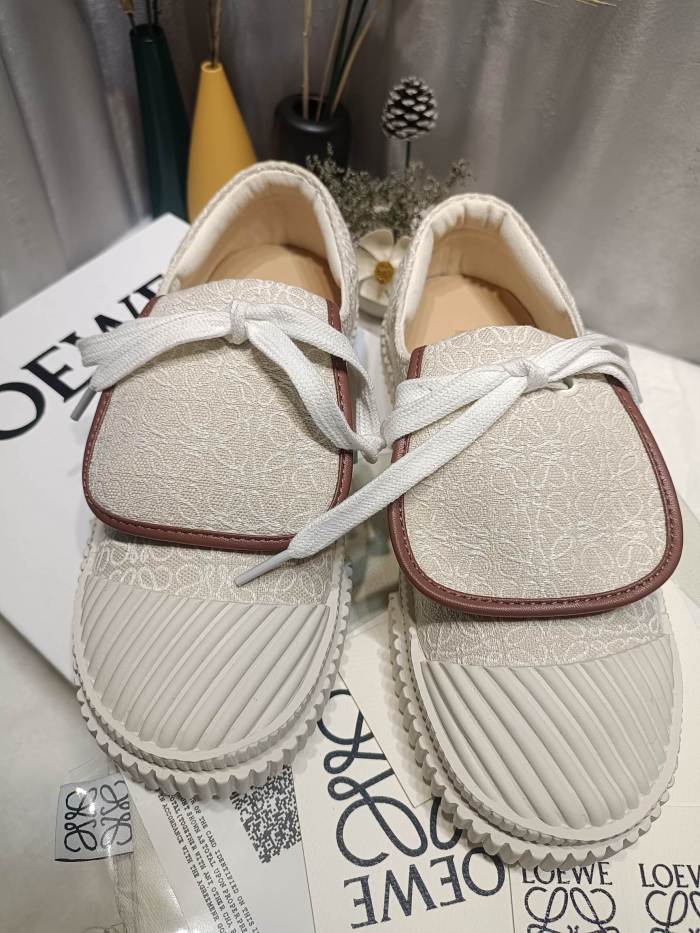 LOEWE 003 Casual shoes XM022