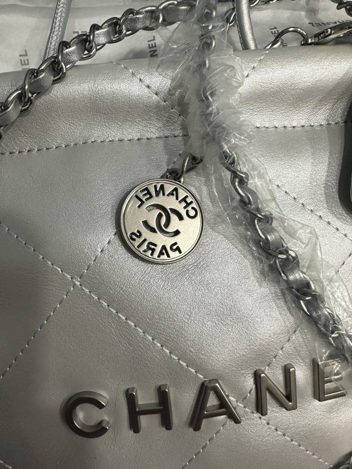 Chanel 23S bag 8801mini LM051 19cm