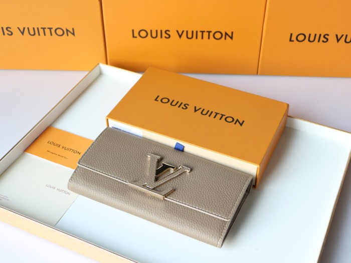 LV Capucines Wallet M61248 LM57 20cm