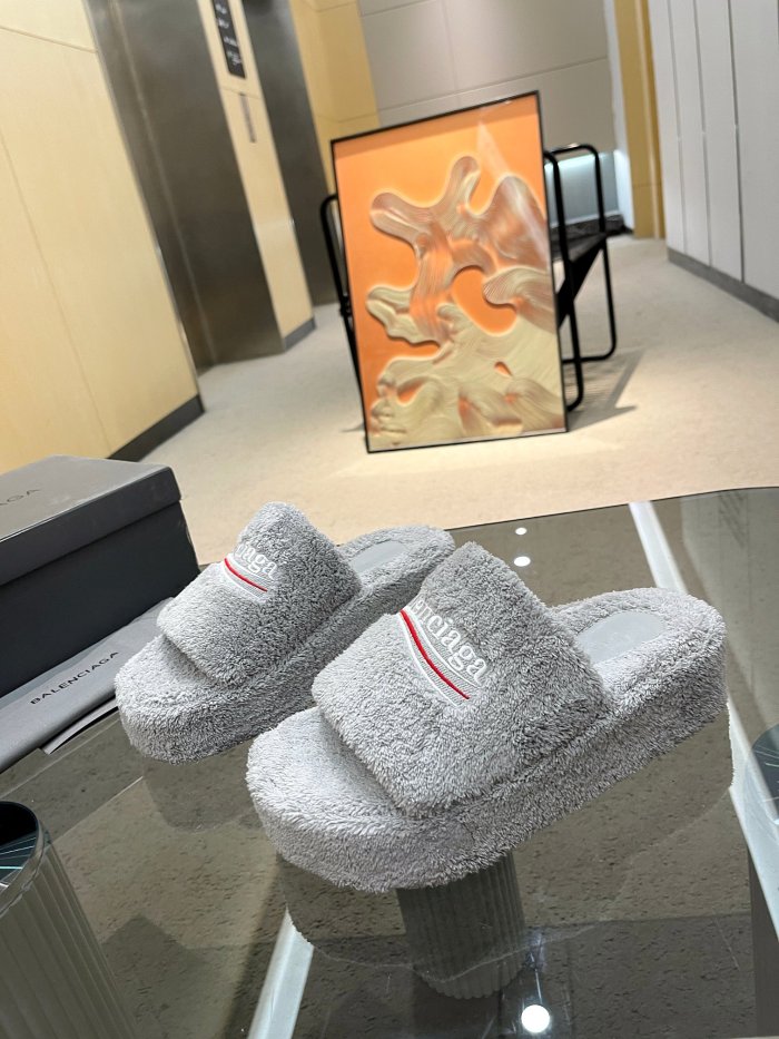 BALENCIAGA shoes 007 XM022