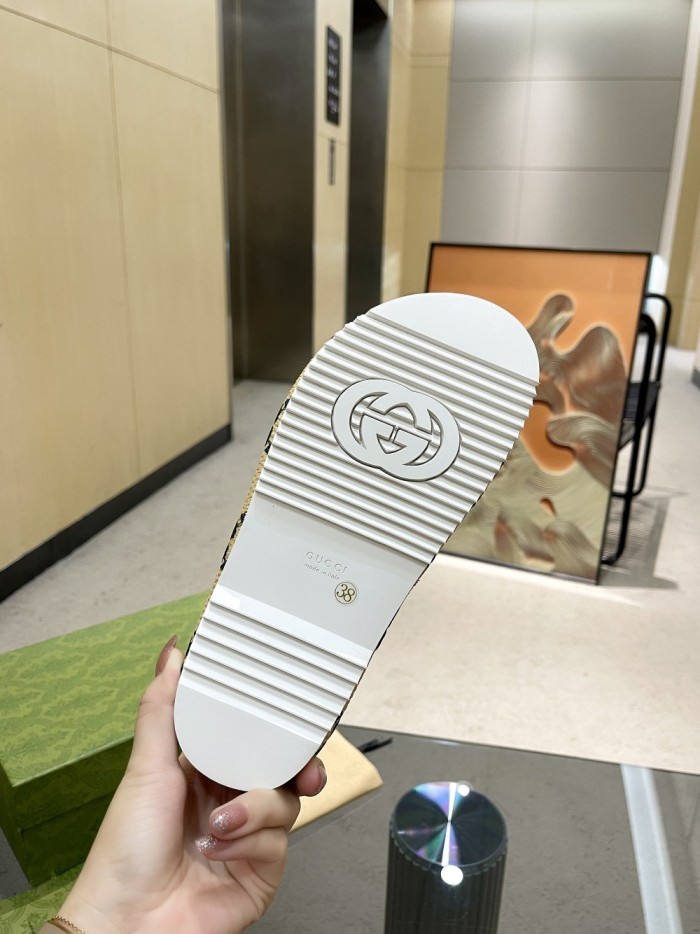 Gucci shoes 023 XM012