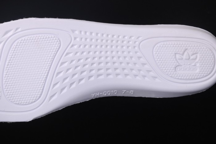 Yeezy 350 V2 Boost Basf Tail Light FX9017