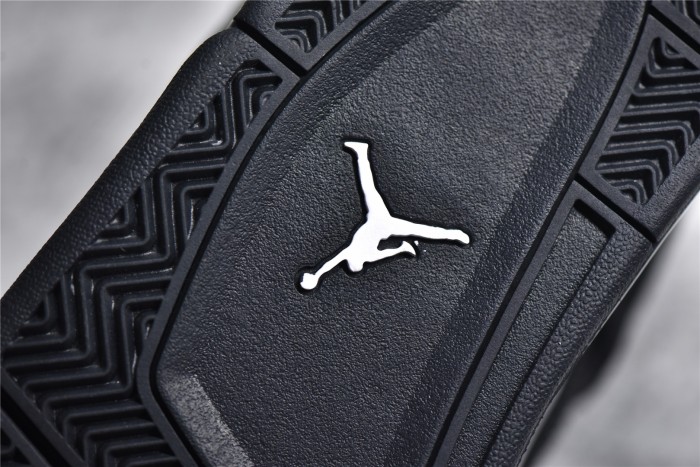 Air Jordan 4 Retro“Black Cat” CU1110-010