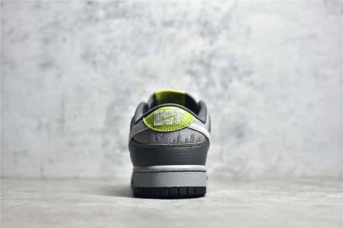 HUF×NK SB Dunk Low Friends and Family FD8775-002