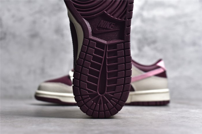 NK Dunk Low Valentine's Day DR9705-100