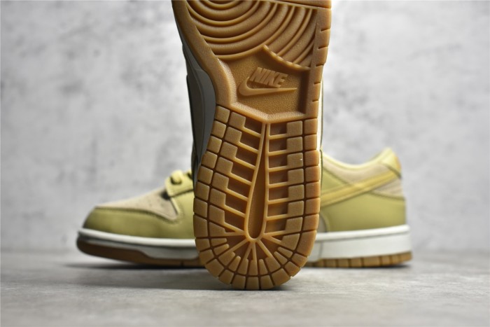 NK Dunk Low Tan Suede DZ4513-200