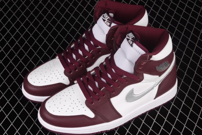 Air Jordan 1 Retro High OG“Bordeaux” 555088-611