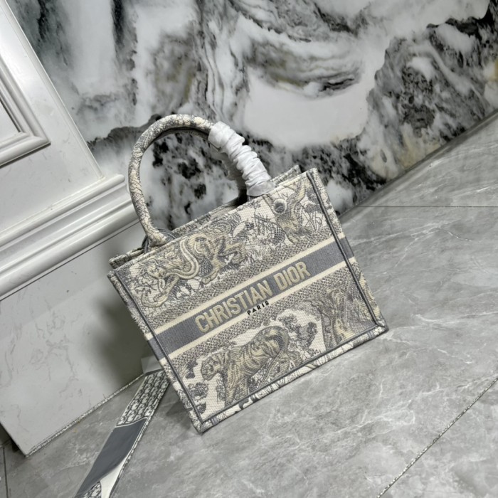High quality Dior9898XB002 26CM