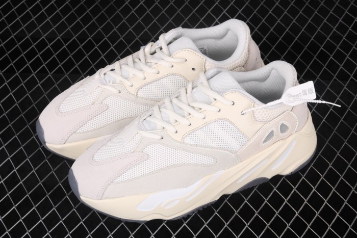 Yeezy Boost 700“Analog”EG7596