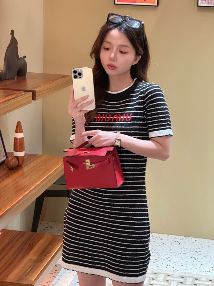 Hermes Kelly 1 Mini XYZ002 22cm 01
