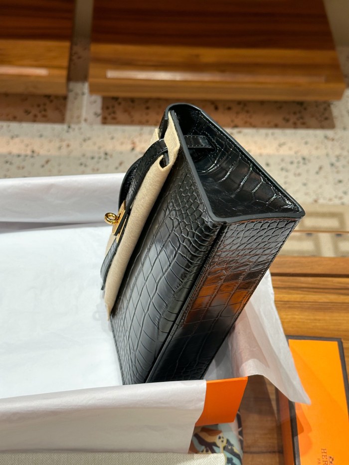 Hermes Kelly 1 Mini XYZ002 22cm 02