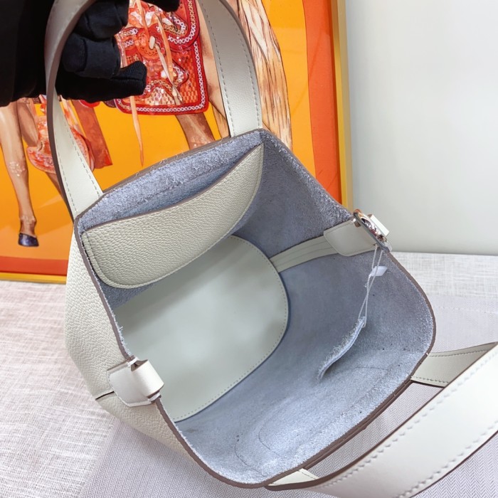 Hermes INTHELOOP XYZ012 18cm