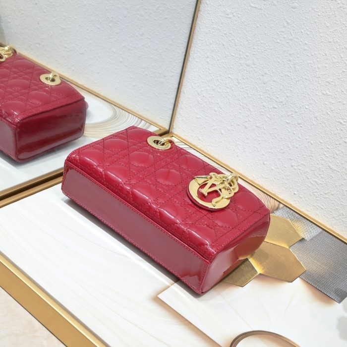 Small Lady D-Joy bag red patent leather CD0541 XB091 22cm