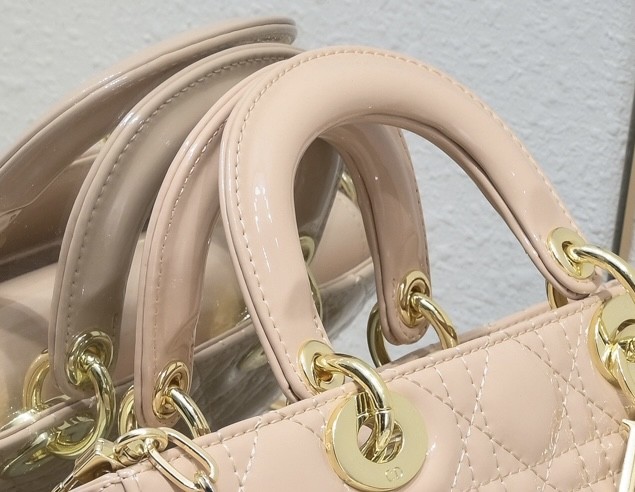 Medium Lady D-Joy bag apricot patent leather CD0540 XB002 26cm
