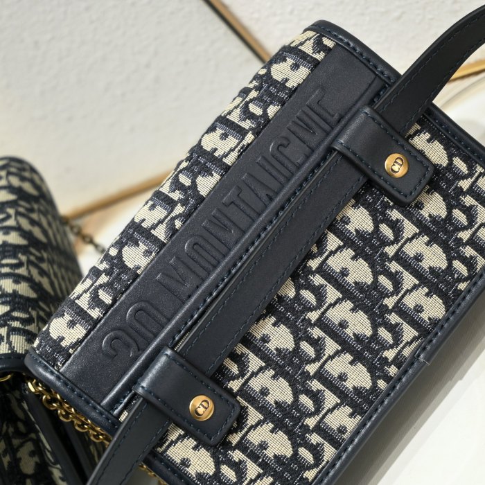 Dior9999LM041 19 x 12.5 x 4 cm