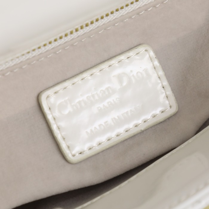 Mini Lady Dior Bag White patent leather CD2025 XB071 17cm