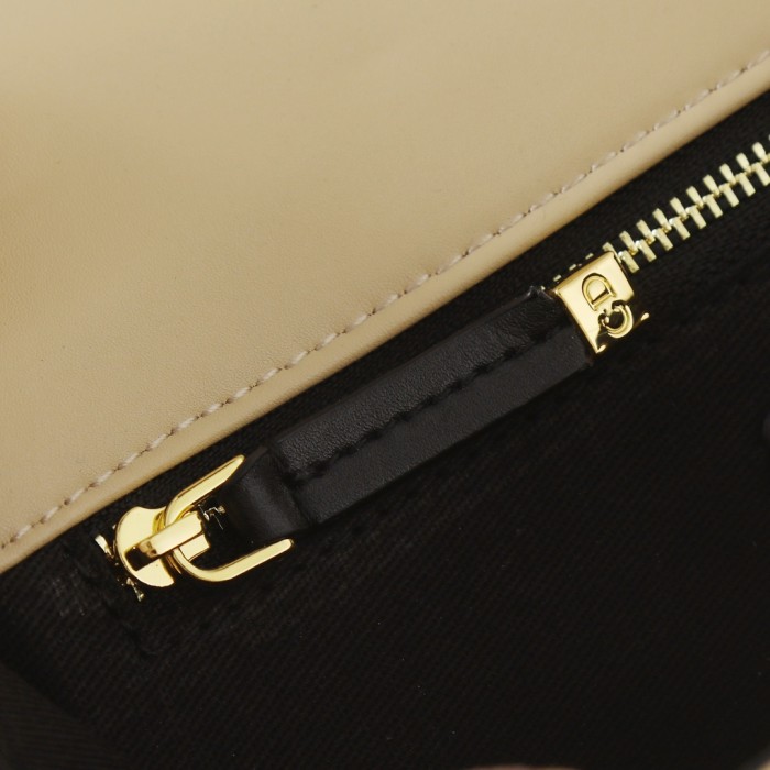 30 Montaigne Bag Apricot CD-1001 XB081 24cm