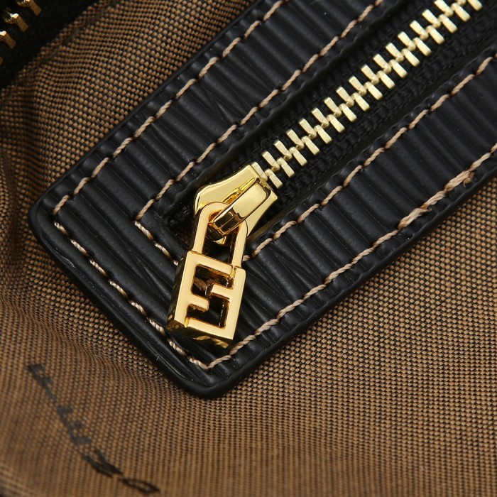 Medium Fendi Vintage Tote bag Brown 20105 LM071 24cm