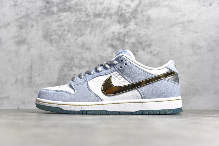 Sean Cliver x NK SB Dunk Low Pro QS Holiday Special DC9936-100 XM072