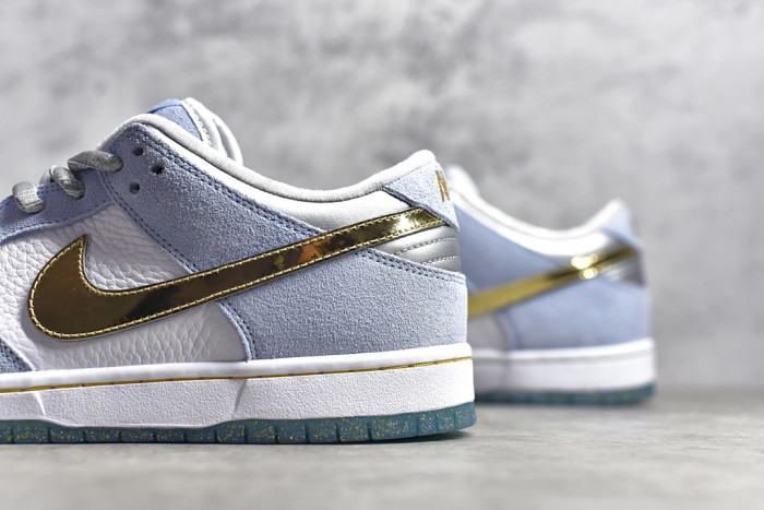 Sean Cliver x NK SB Dunk Low Pro QS Holiday Special DC9936-100 XM072