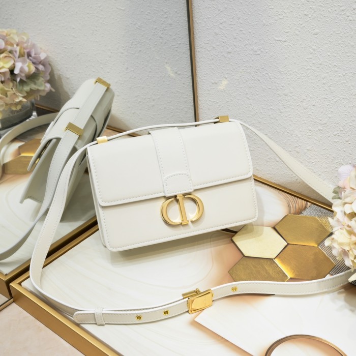 Small 30 Montaigne Bag White 1002 XB081 21.5cm