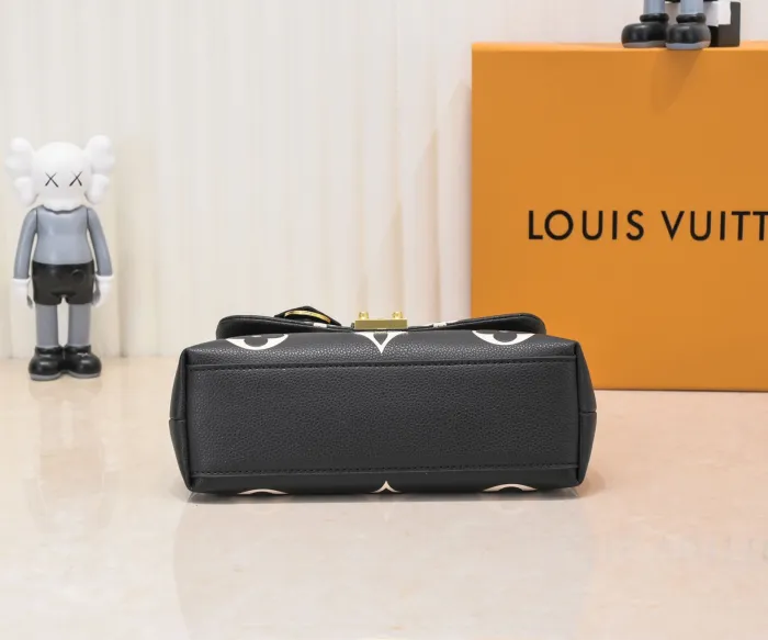 LV Madeleine Bag Black color print M45976 XX061 24-30cm