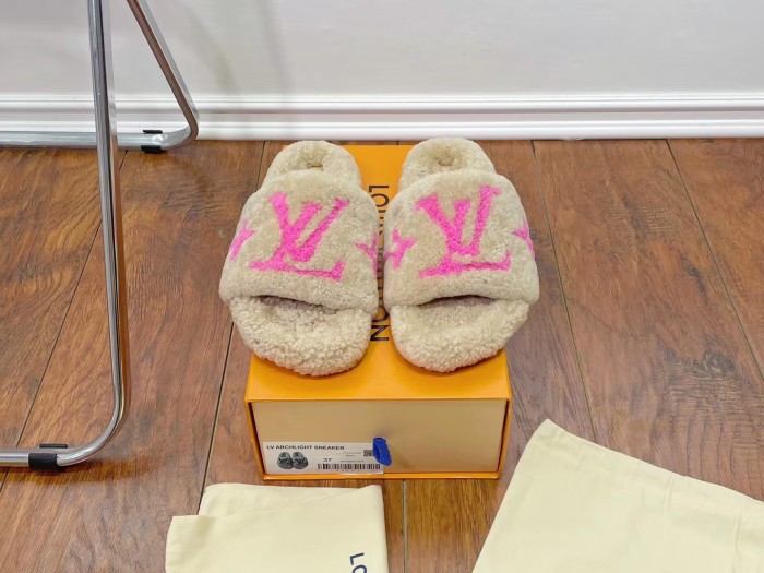 LV shoes 011 XM062
