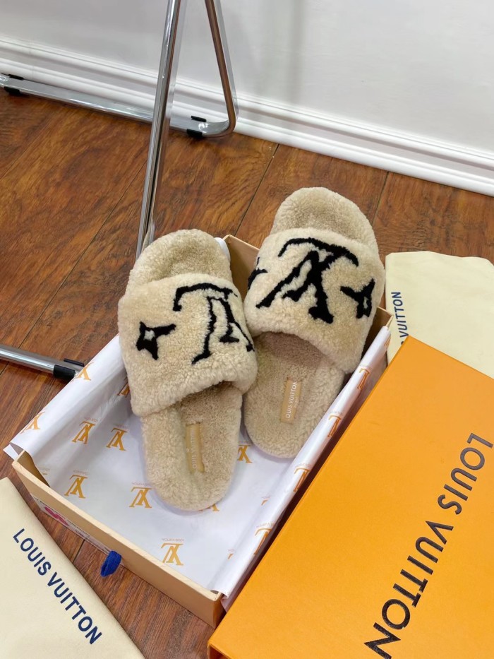 LV shoes 011 XM062