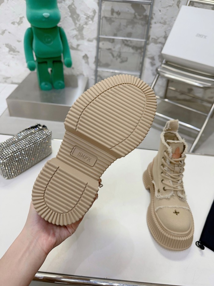 SMFK 001 boots XM552