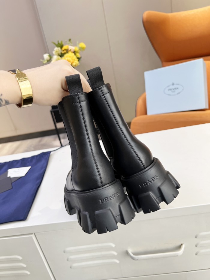 PRADA 002 boots XM043