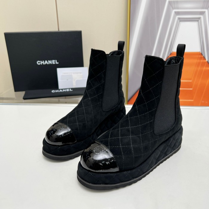 Chanel 002 boots XM063