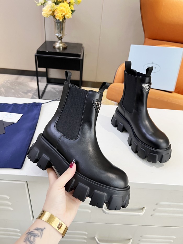 PRADA 002 boots XM043
