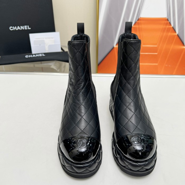 Chanel 002 boots XM063