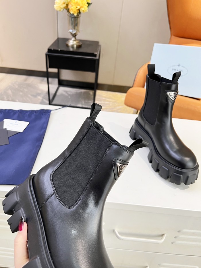 PRADA 002 boots XM043